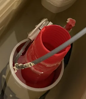 Réparation d’une chasse d’eau qui coule
