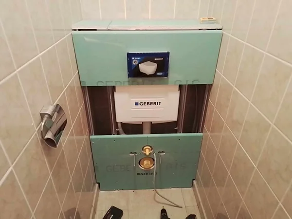 WC suspendu avec chasse encastrée réalisé par GC Travaux à Walcourt